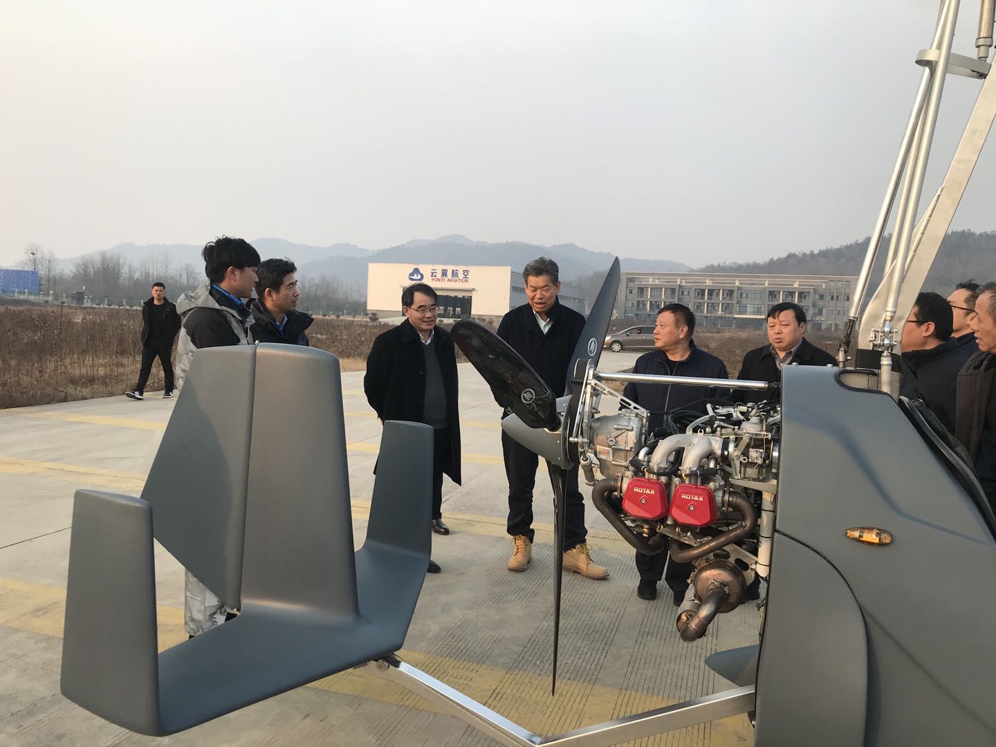 校领导带队赴安徽云翼航空公司调研无人机智能制造基地并开展考察交流
