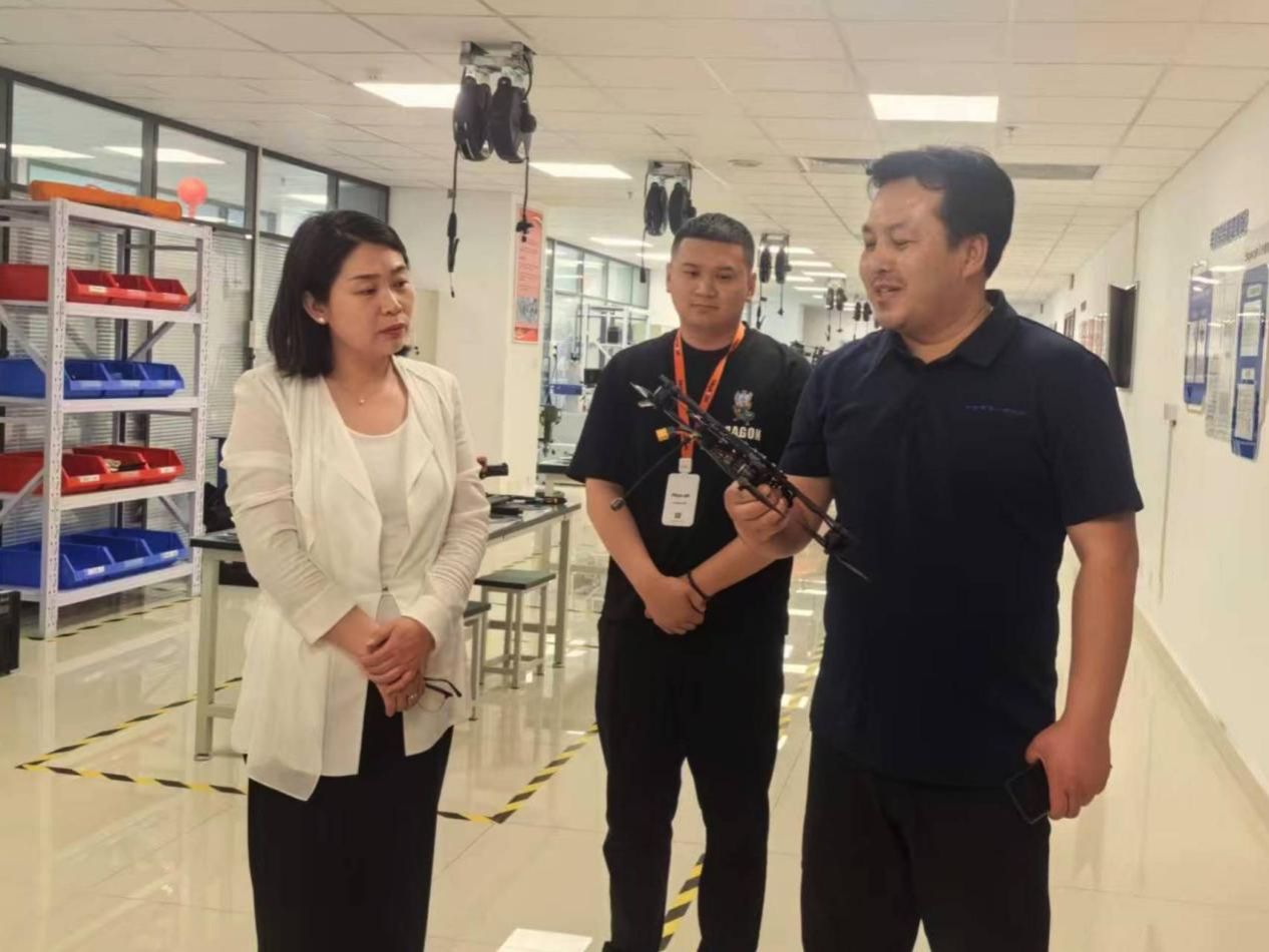 校领导带队访企拓岗，智能无人飞行器销售前沿探新路——呼和浩特民族学院促就业行动纪实